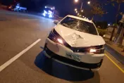 影/苗栗女過馬路被猛撞！倒臥血泊意識不清　車頭凹陷成V字