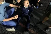 影/毒咖啡偽裝韓國康普茶！藥頭衝撞警車遭逮　見熟面孔喊：你抓過我