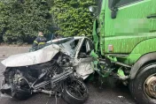 影/疑跨越雙白線「白車擠成鐵泥」！國1內湖段2大1小撞擊　女遭夾慘死