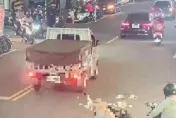 影/誰的錯？士林短褲妹走人行道過馬路　遭小貨車撞翻滾地