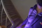 影/甕中捉鱉！土城車手面交拿到玩具鈔　躲樓梯間被警揪出