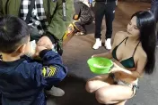 影/頂10幾度低溫！　火辣長髮妹「只穿比基尼」賣芭樂超吸客