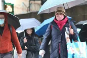 保溫耳罩準備好！越晚越冷「急凍14度」　雨彈連炸3天