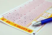 42名員工買彩券爽中297億「他當場離職」　20分鐘後哭了…獎金全歸零