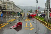 影/宜蘭蘇澳嚴重交通事故！他開車闖紅燈撞翻物流車　自己車毀人重傷被送醫