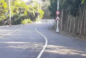 學生注意了！朝陽科大「吉峰東路」4個月翻車13次　警「1動作」防摔