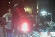 影/不滿被超車！惡男追重機攔停「持棒恐嚇」　警調查