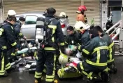 分隊長勇救4人殉職！消防員弟親捧牌位進靈堂　母悲痛淚問：想知道怎麼發生