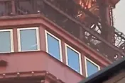 影/英國蘭開夏地標傳火警　當局出動6輛消防車結果竟是旗子在飄