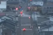影/日本能登7.6強震！海嘯沖上新潟陸地瞬間曝　汽車慘遭吞噬