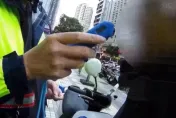 影/男子無照騎車被攔飄散酒味　「12小時前喝的」酒測值仍超標