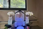 兩任前妻陪伴張誌家靈前！上午僅數名友人前來捻香