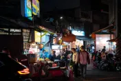 夜市隨便吃就噴掉500元！網嘆「不是平民美食了」　攤商曝高成本內幕