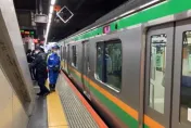 影/又是日本！列車進站6旬婦突遭陌生男推落軌　嫌犯被逮稱想被「關到死」