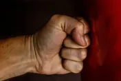 3個月大嫩嬰竟出現「如球棒揮擊」重傷...終生全盲　狠父遭起訴