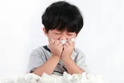 孩子狂流鼻水不一定是感冒！醫曝「1關鍵」恐是過敏