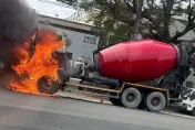 快訊/整個車頭陷火海！高雄仁武街頭驚見水泥車突燃燒 　駕駛急逃生
