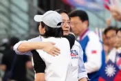管中閔首次站台就獻給侯友宜　柯志恩一個擁抱展現兩人這默契
