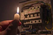 快訊/高雄林園大停電！2063戶黑成一片　台電急搶修中