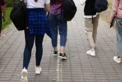 女大生被「金主們」包養…40分鐘不雅內容全都錄　網看傻：書白念了？