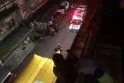 基隆女心情不佳跨坐4樓陽台　警消急鋪氣墊破門搶救