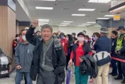 快訊/「我們要投票」！松機飛金門軍機突「不飛了」！民眾抗議剝奪投票權