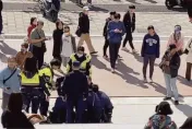 快訊/新北淡水醉漢投票所外發酒瘋　勸阻不聽遭警管束