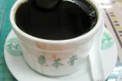 龜苓膏別亂吃！滋陰補腎、解毒除濕功效多　中醫示警「3類人」勿碰