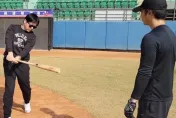 林威助現身台中！指導永田颯太郎球技　陽光燦爛讚「球場空氣真好」