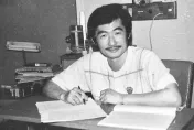 施明德肝癌離世！專家曝：5徵兆盡速就醫　腹水、下肢水腫恐來不及