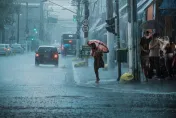 快訊/東北季風雨彈狂炸！4縣市大雨特報　最新警戒區域看這邊