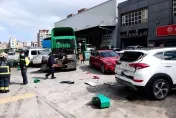 林口7車事故！曳引車失控連撞6輛路邊臨停車　肇事原因疑司機開車恍神
