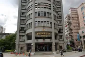 北投恐怖男長期擾鄰砸毀門鎖　警強制送醫移送法辦