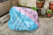 天燈飛越7公里降落基隆！網狂虧：「願望已降落快來認領」