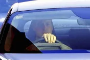 凱特王妃進「抗癌診所」動腹部手術...威廉王子開車探視　取消行程在家顧3子女