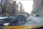 影/太扯！戒毒師自己竟呼太嗨「暴走撞警察」喊：我是故意的！　這下慘了