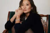 《艾蜜莉在巴黎》女星「嚴重敗血性休克」住院搶救　男友意外曝光