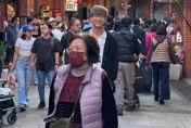 請P圖大神「移走阿姨」意外釣出本尊！　她笑：不知逛個老街會紅