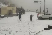 合歡山積雪厚達4公分！　「昆陽至大禹嶺」限加掛雪鏈通行