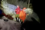 影/武陵四秀線追雪男女受困「嘴硬不用救」　最後直升機吊掛
