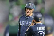 愛張奕打線！台鋼雄鷹隊史首名洋砲「魔鷹」加盟　破200公分超大支