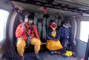 影/「武陵四秀」池有山石瀑登山客迷路失溫　空勤總隊直升機救援送醫