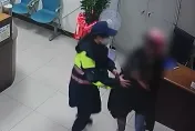 影/即刻救援！1歲童發高燒全身抽搐　警車鳴笛護送2分鐘衝抵醫院