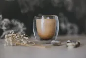 同事在飲料加清潔劑！她喝毒水2個月喊告　網怒：這是謀殺