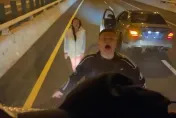 影/超派賓士男國道單挑4大車...女友嚇尖叫　公路警：當紅斑馬塑膠逆
