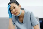 千萬別跟護理師交往！他嘆「都去跪舔醫生」　意外釣出護理師回應