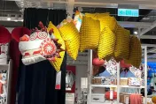 創意無極限！逛IKEA抬頭驚見「一條龍」　 網笑：超可愛