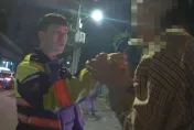 影/威風盡失！四海幫前堂主酒駕被拽下車　遭警攔獲「盧小小」趴引擎蓋拜天遭法辦