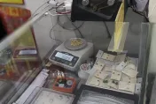 影/黃金回收被坑3萬元！抖音網紅抓包銀樓用「鬼秤」　反遭對方怒罵
