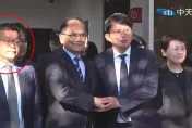 影/游昌訪民眾黨會後尬到最高點！游錫堃不代表民進黨「蔡其昌沒發言拒抱抱：我只跟老婆抱」